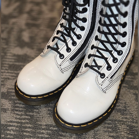 Doc Martens 9733w white patent leather riding boot size 6US - Picture 6 of 7